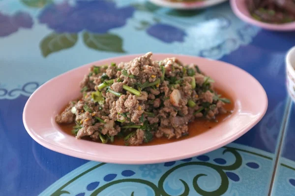 Baharatlı Kıyılmış Domuz Salata — Stok fotoğraf