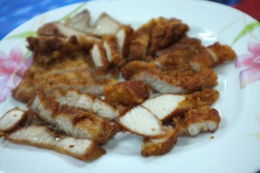 sarımsaklı kızarmış domuz eti