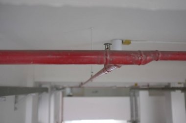 Ofis binasında Yangın Sprinkler bulanıklık arka plan