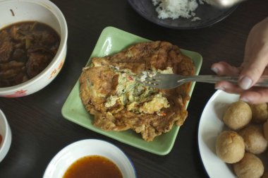 Karınca yumurtalı omlet. Bu Kuzey doğu Tayland özel gıda veya yerel gıda.