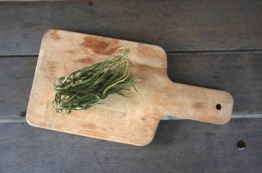 Yakın kuru Esrar veya Tay adı gence arka plan. Taylandlı hasta için tıbbi esrar konusunda ilerleme kaydedildi