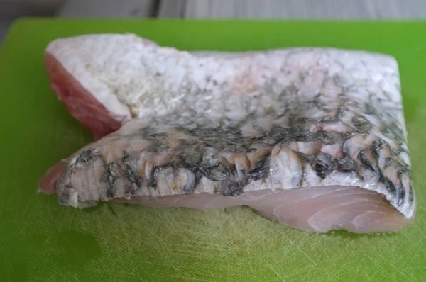 Сырье, свежая морская рыба может приготовить много видов китайской и тайской здоровой пищи — стоковое фото