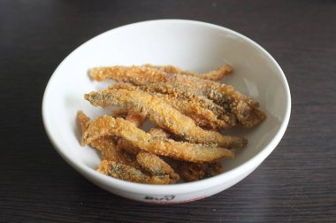 Derin kızartma küçük balık , Tay gıda