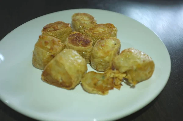 Közelről, Deep Fried tarisznyarák hús tekercs, Hoi jo, tarisznyarák húst. Thai ételek — Stock Fotó