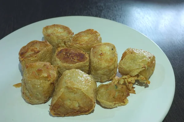 Close-up, gefrituurde krabvlees roll, Hoi Jo, krabvlees. Thais eten — Stockfoto