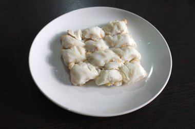 Buhar yengeç eti yemek yemeye hazır.