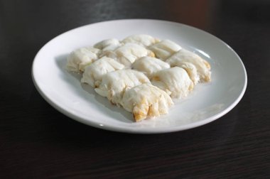 Buhar yengeç eti yemek yemeye hazır.