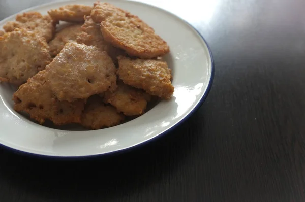 Polpette di maiale macinate fritte in piatto — Foto Stock