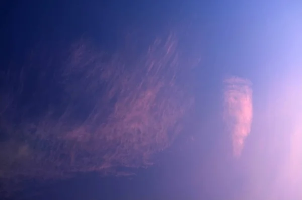 Espaço de céu noturno com nuvem Fundo, para texto espacial — Fotografia de Stock