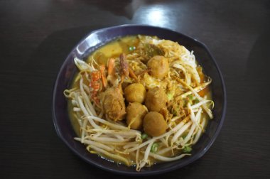 Tayland pilavı, körili erişte, Tayland yemeği.