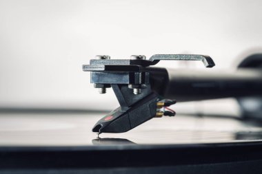 Arka plan kartuş vinil kayıtlar yakın çekim için. Tonearm pikap kafası. Kopya alanı.