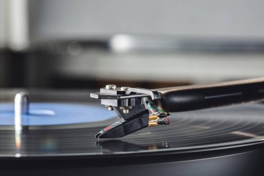 Çıkarma tonearm, yakın çekim ve metin için yer için arka plan bulanık.