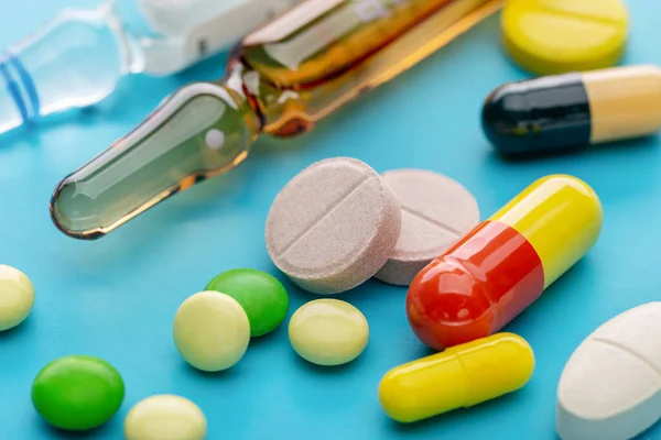 Кольорові Таблетки Капсули Єкції Лікування Фармацевтична Промисловість Аптека — стокове фото