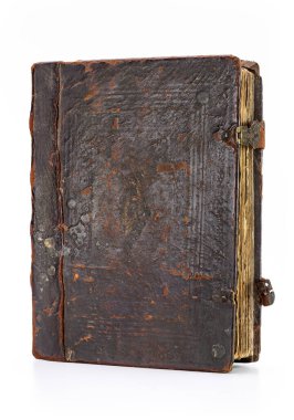 Çok eski bir kitap, aşınmış kahverengi kapaklı, dikey çekimli..