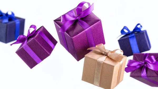 Regalo Cajas Voladoras Papel Colores Atadas Con Cinta Con Lazo —  Fotos de Stock