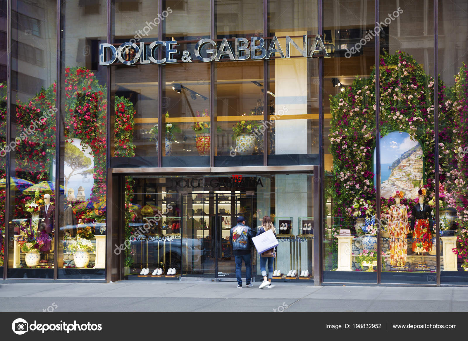 York Usa May 2018 Dolce Gabbana Store 