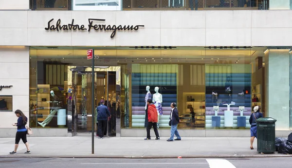 Nova York Eua Abril 2018 Salvatore Ferragamo Store Centro Manhattan — Fotografia de Stock
