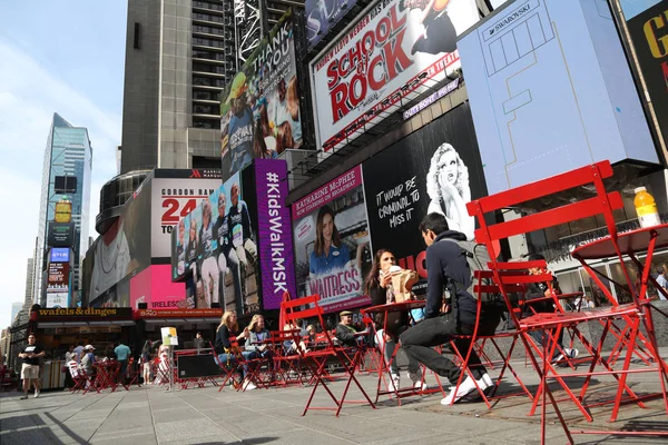 New York Usa May 2018 Tables Outdoor Times Square Manhattan — Stock Photo, Image