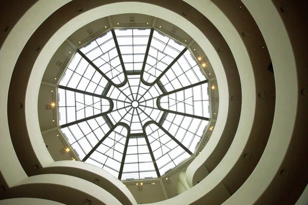 マンハッタン ニューヨーク アメリカ合衆国 2018 天窓のグッゲンハイム美術館 — ストック写真