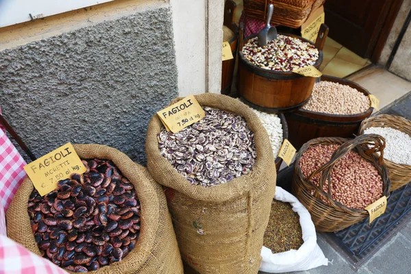 Çeşitli Baklagiller Satılık Norcia Talya — Stok fotoğraf