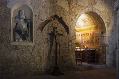 Sovana, İtalya - 21 Ağustos 2018: Sovana, Toskana kilisede içinin