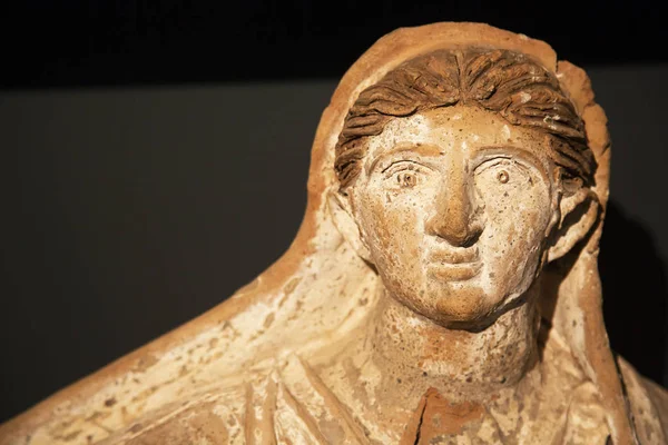 Tuscania Italien Augusti 2018 Kvinna Ansikte Etruskiska Sarkofag Terrakotta Statyn — Stockfoto