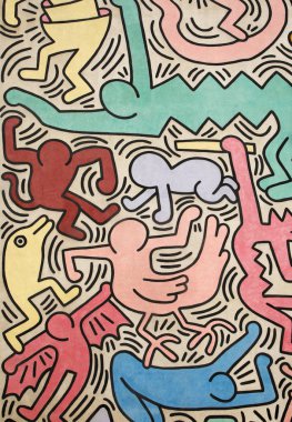 Pisa, İtalya - 5 Temmuz 2019: Keith Haring tarafından çizilen çok renkli figürler, dikey. 1989'da Pisa, İtalya'da yapılan büyük bir açık hava eserinden (Tuttomondo olarak adlandırılır) detay.