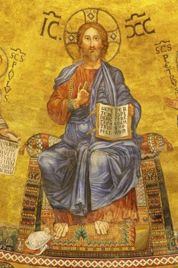 Roma, Italya-28 Nisan 2015: ISA mozaik 800 yaşında. Duvarları dışında Basilica Saint Paul apsinde eski Hıristiyan mozaik.