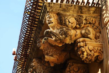 Sicilya, Noto'daki barok balkondan detay