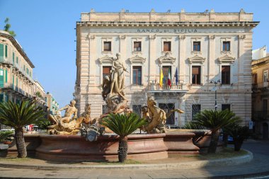 Syracuse, Sicilya, İtalya - 24 Ağustos 2019: Syracuse Diane çeşmesi, Sicilya