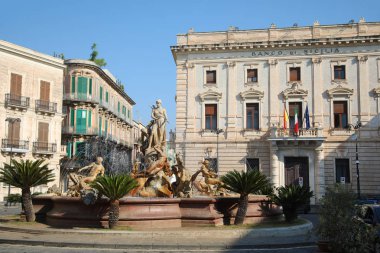 Syracuse, Sicilya, İtalya - 24 Ağustos 2019: Syracuse Diane Çeşmesi, Sicilya