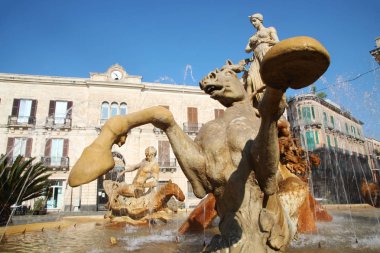 Syracuse Diane çeşmegelen At, Sicilya