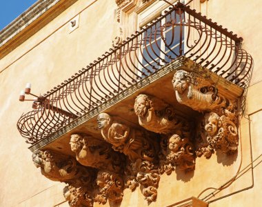 Noto, Sicilya'da Barok balkon