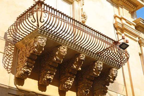 Работающие Скульптуры Балконом Ното Сицилия — стоковое фото
