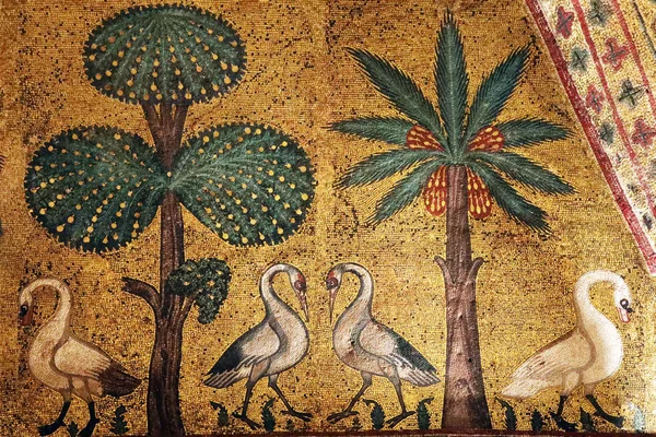 Palermo, İtalya'da kuş ve ağaçların antik mozaikleri