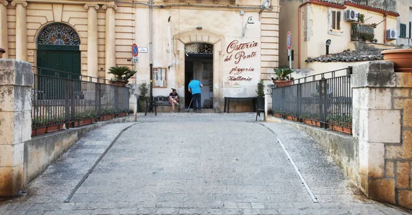 Scicli Σικελία Ιταλία Αυγούστου 2019 Γέφυρα Και Παλιό Εστιατόριο Στο — Φωτογραφία Αρχείου