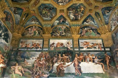 Mantua, İtalya - 17 Eylül 2019: Palazzo Te, Mantua, İtalya 'daki Amore ve Psyche Salonu' nun Görkemi