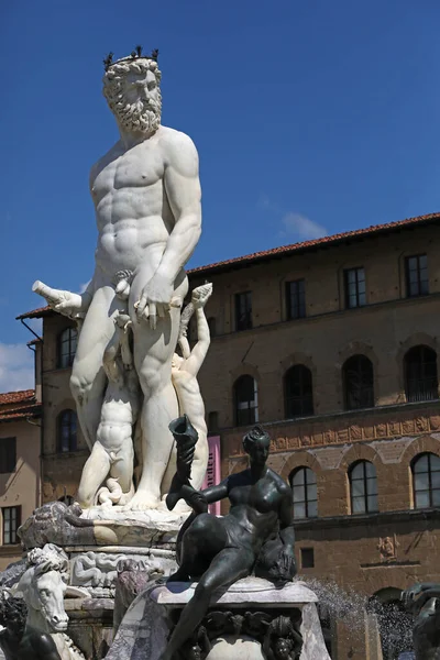 Статуя Нептуна Площади Пьяцца Делла Синьория — стоковое фото
