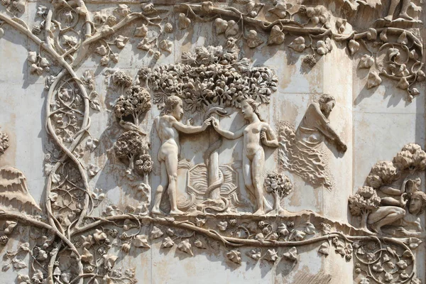 Adam Eve Garden Eden External Bas Relief Orvieto Cathedral Italy — Stock Photo, Image