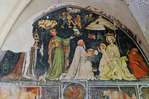 ブリクセン イタリアのポルティコからの3人の王の崇拝 — ストック写真