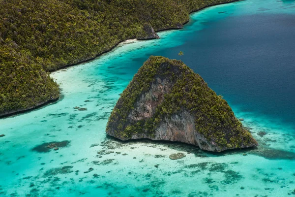 Vápencové Ostrovy Vstát Nádherné Laguny Wayag Raja Ampat Indonésie Tento — Stock fotografie