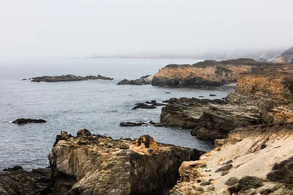 Niebla Desliza Sobre Salvaje Rocosa Costa Del Norte California Sonoma —  Fotos de Stock