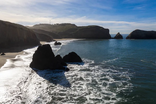 Eau Froide Océan Pacifique Jette Sur Littoral Pittoresque Accidenté Nord — Photo