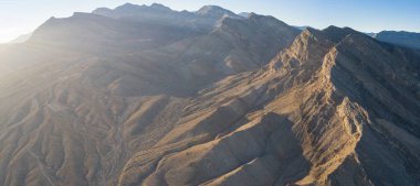 Muhteşem kaya oluşumları Red Rock Canyon Devlet Parkı içinde Las Vegas, Nevada dışındaki bulunur. Bu koruma alanı vergisel kanyonlar renkli, benzersiz ve dramatik Jeoloji ile dolu.