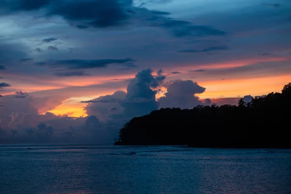 Sunrise Silhouette Isola Tropicale Remota Della Nuova Irlanda Papua Nuova — Foto Stock