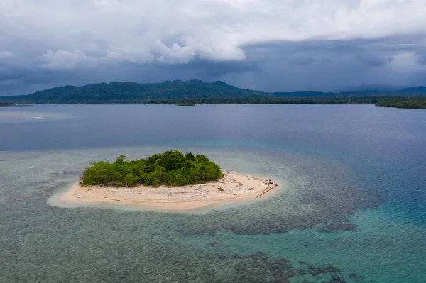 Molnen Samlas Över Idyllisk Papua Nya Guinea Fjärr Tropiska Öarna — Stockfoto