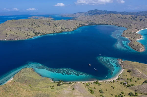 Pohledu Ptačí Perspektivy Jsou Ostrovy Národním Parku Komodo Indonésie Lemované — Stock fotografie