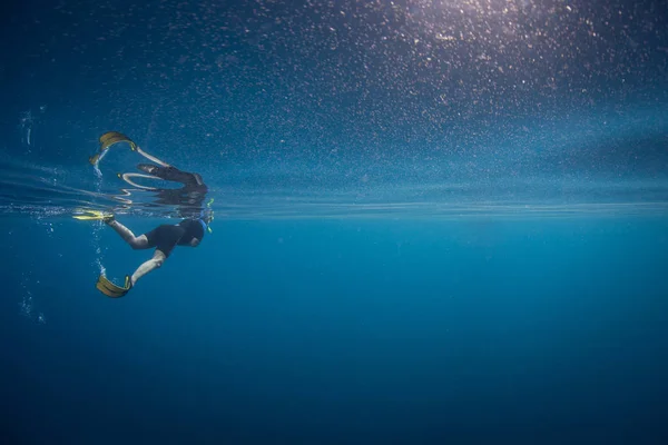 Snorkeler Swims Calm Blue Waters Raja Ampat Indonesia Tropical Region — Stock Photo, Image