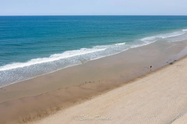 Zimny Ocean Atlantycki Wypływa Malowniczą Plażę Cape Cod Stanie Massachusetts — Zdjęcie stockowe