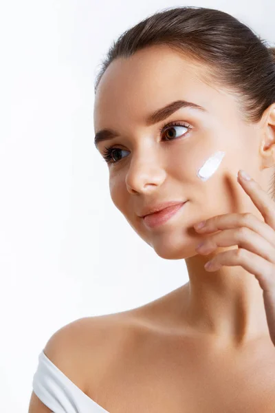 Beauty Face Young Woman Cosmetic Cream Cheek Skin Care Concept — Stock Photo, Image